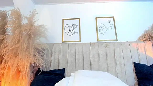 mia_lourence webcam