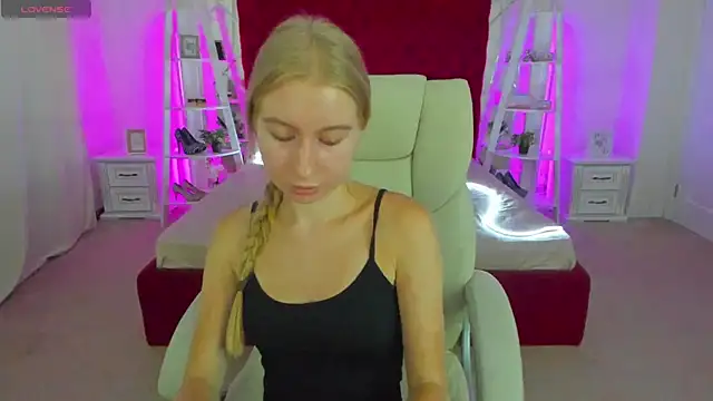 Alina_Blonde webcam