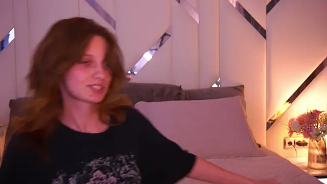 CuteeFoxy webcam