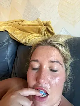 Mrsthicktorious8 webcam