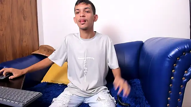 littlecum18 webcam