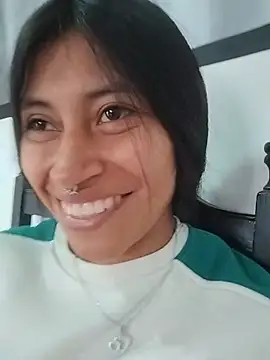 Pocahontas_Honey webcam