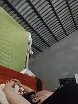 Moon_squirtt webcam