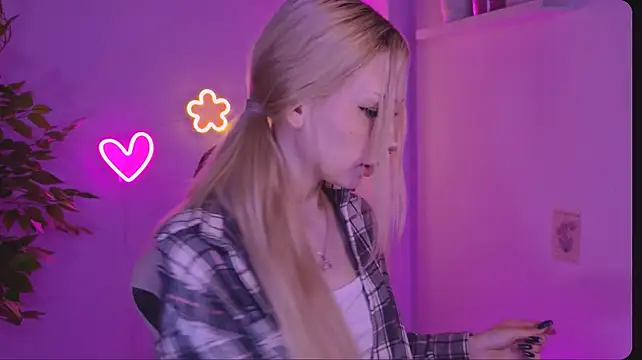 SashaQuin webcam