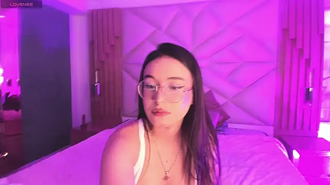 Ivory_Dlacour webcam