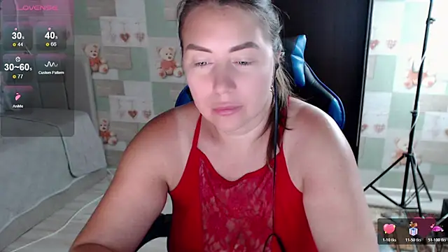Korolek12 live sex cam