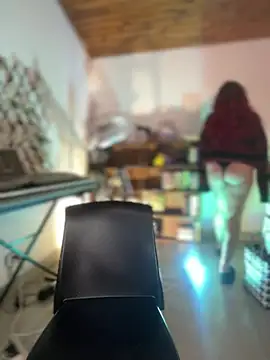 NikkiNix webcam