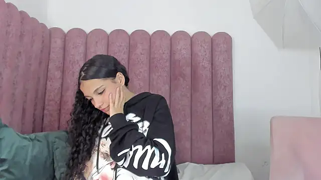 MiaLauren_ webcam