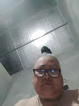 YourMomy- webcam