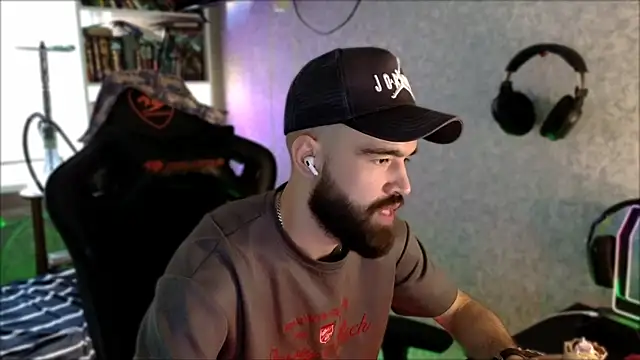 _Serious_Man webcam
