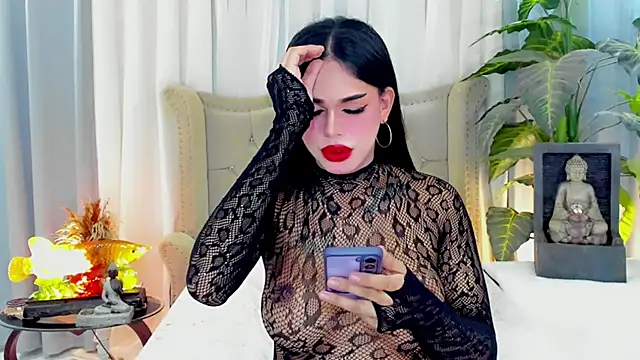 MochaliciousTransOnTop webcam