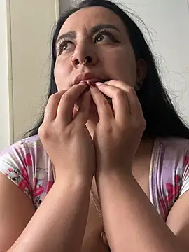 Abril_Luv webcam
