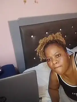 Yvone254 webcam