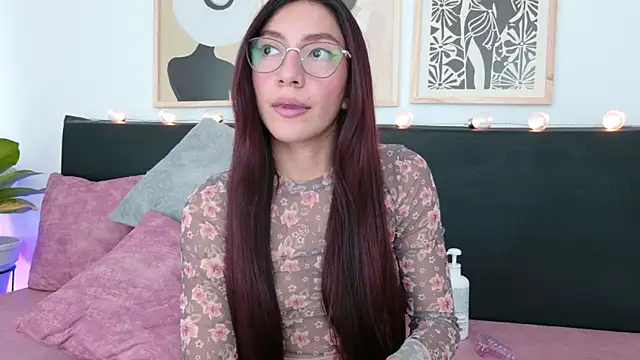 Pauline_Peach webcam
