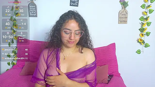 emiily_curly webcam