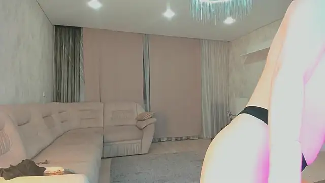 SherelyKlo webcam