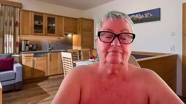 Mystery-Grandmother webcam