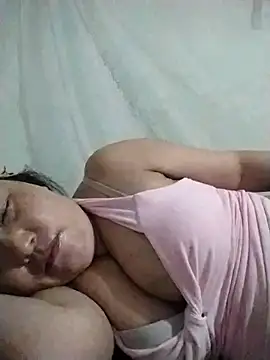 NAAYA8190 live cam on StripChat