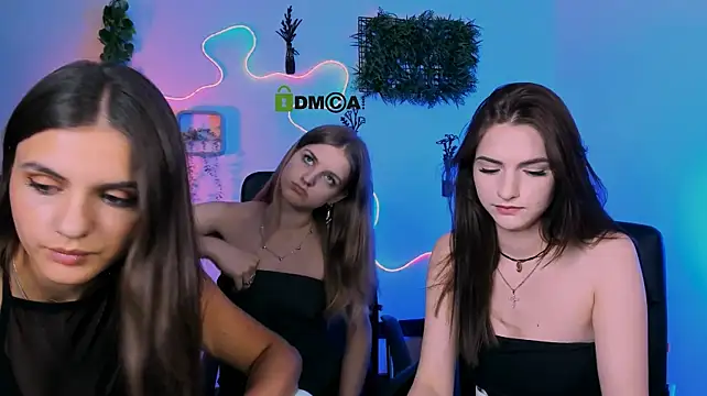 lisa_dark_ webcam