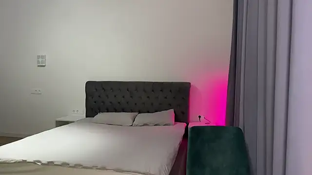 max_shy webcam