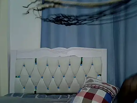 Petitedolliey webcam