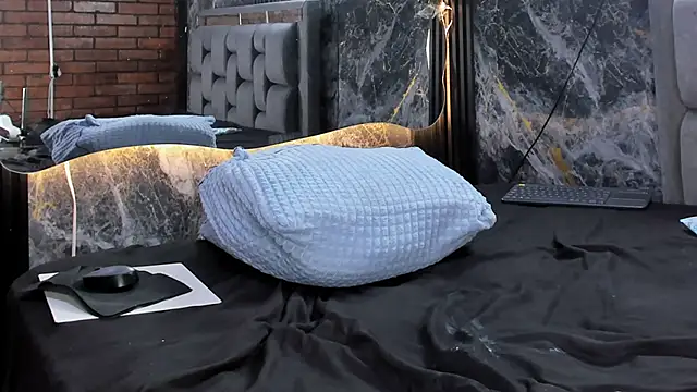 Couple_Gold69 webcam