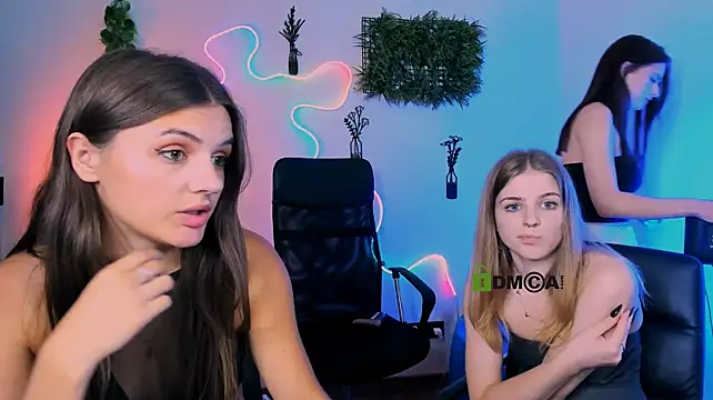 lisa_dark_ webcam