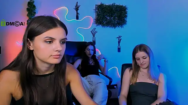 lisa_dark_ webcam