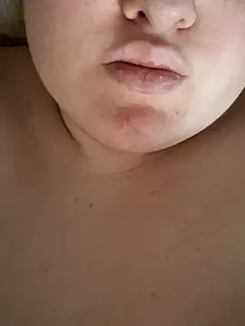 alicebassiofficial webcam