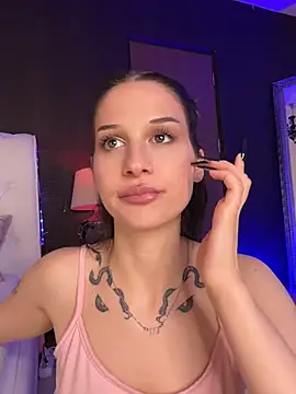 BellaKarma webcam