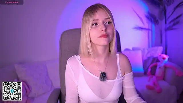 dragonwind (F teen) - 🤍caress playful tits naughtily close