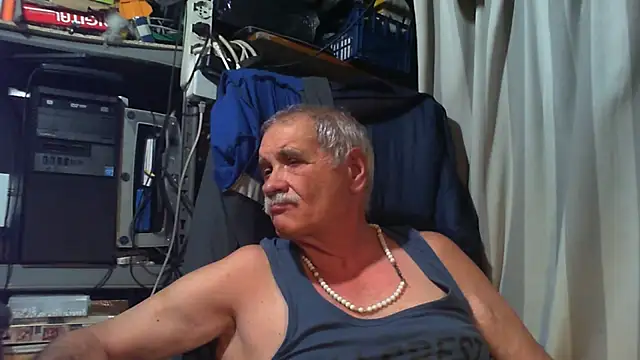 nonnomaturobisex (M grandpa) - maturo 71 anni cazzo, sega e pied.