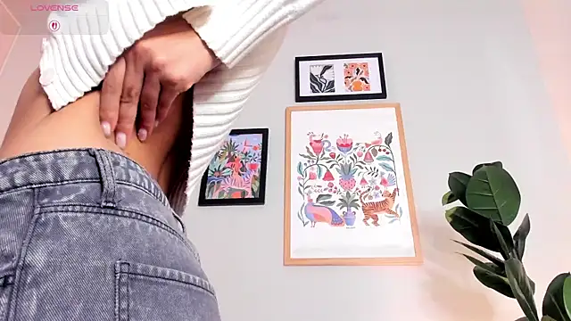 tiffany_low (F young) - Spanks ass x5