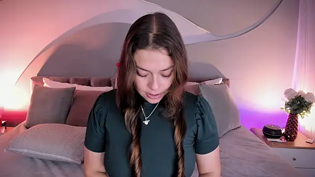 Nicolle_W webcam