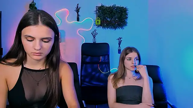 lisa_dark_ webcam
