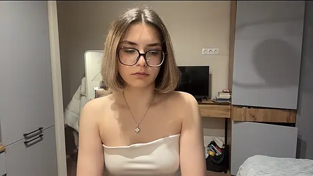 AnnaVelvetFire webcam