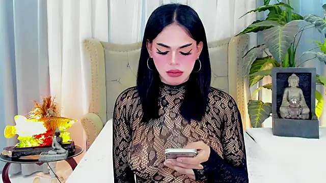 MochaliciousTransOnTop webcam