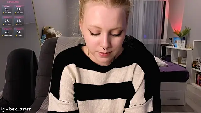 RebeccaAster webcam