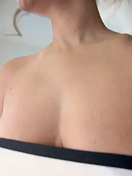 Lia_Brooks webcam
