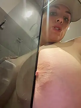 Alirawrz webcam