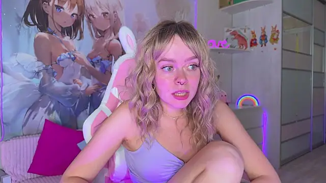CheekySashaCharm webcam