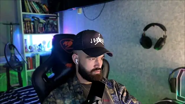 _Serious_Man webcam