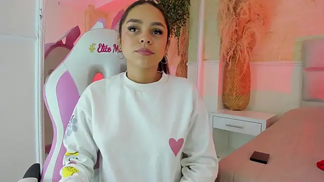 CarolineFyre webcam