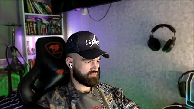 _Serious_Man webcam