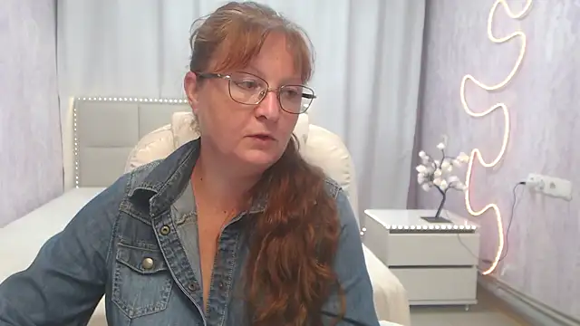 VanessaHotts webcam