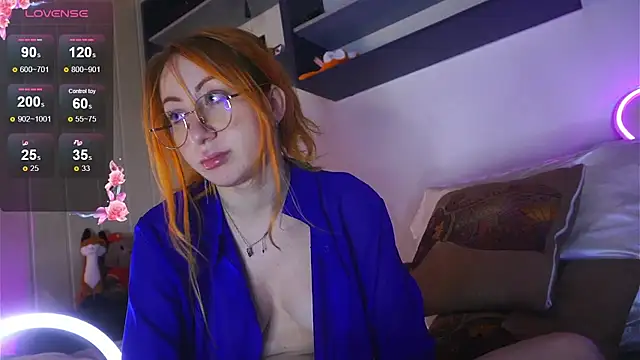 DaddysLittleSlutfox webcam