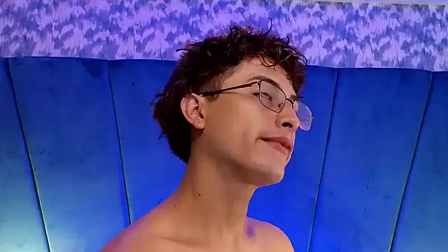 Aaron_Eze webcam