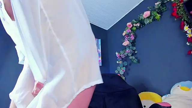Kira_Exxe webcam