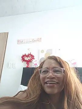 BustyMilf_ webcam
