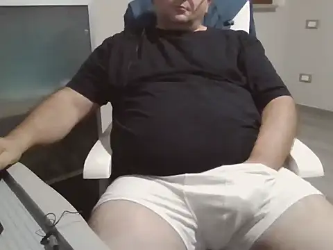 iron_boy80 webcam